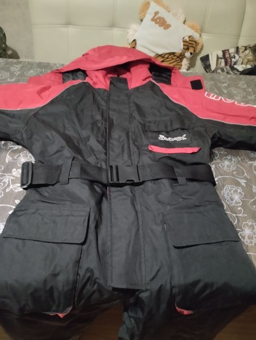 Продам  мужской теплый комбинезон.