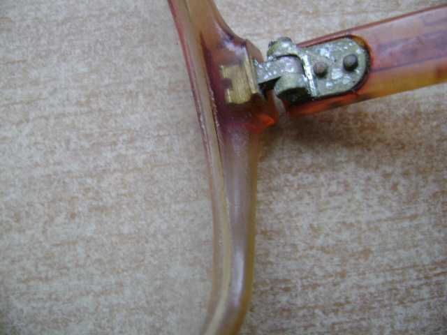 Starocie z PRL - Okulary korekcyjne +2 dioptrie z PRL rozstaw 14 cm