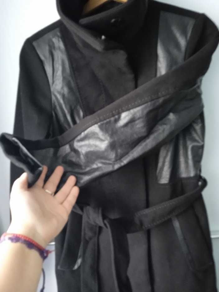 nowy czarny płaszcz H&M 34 36 ekoskóra flausz wiązany