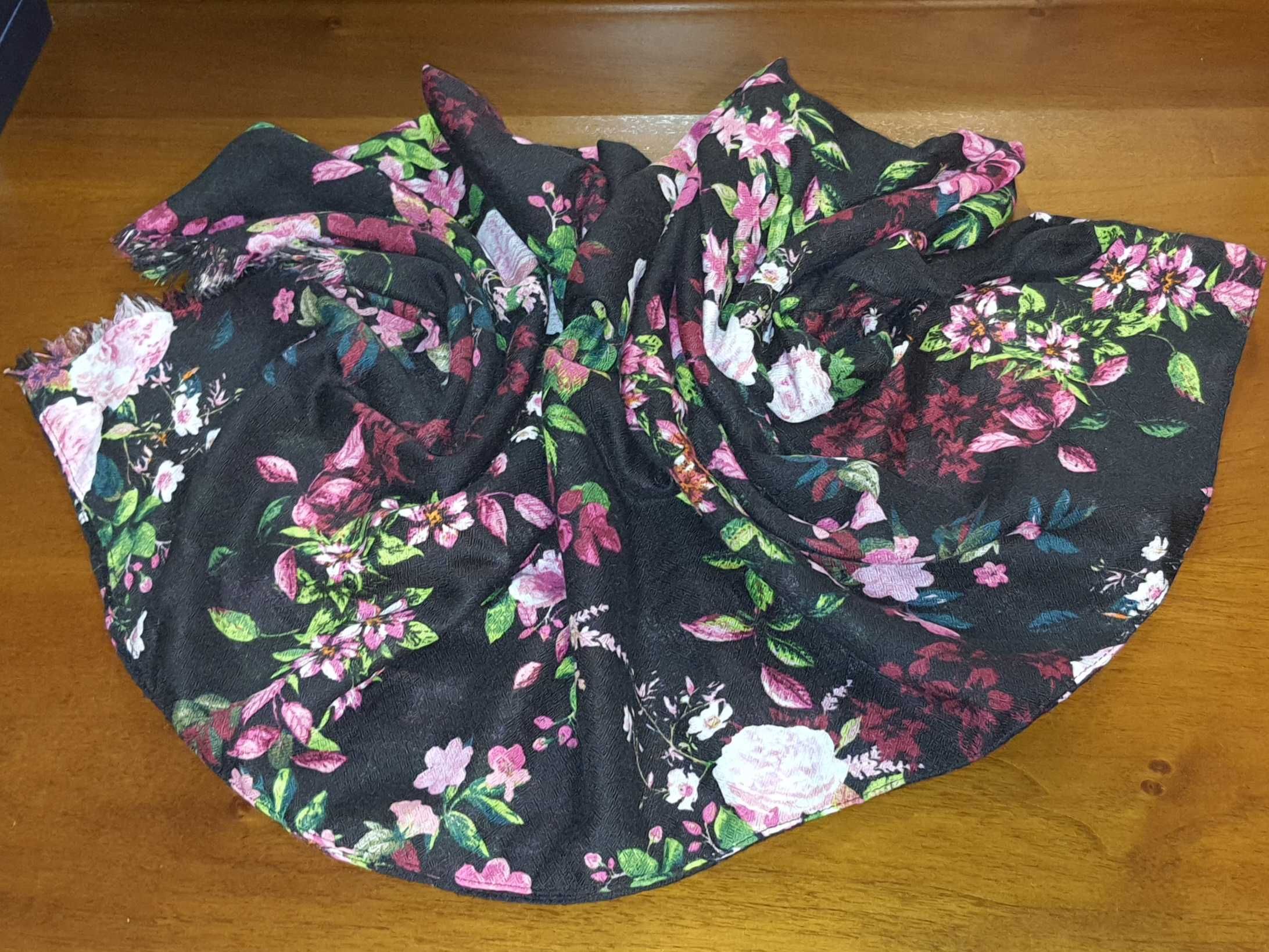 Палантин платок шарф шаль с цветочным рисунком принтом 90 х 180 см