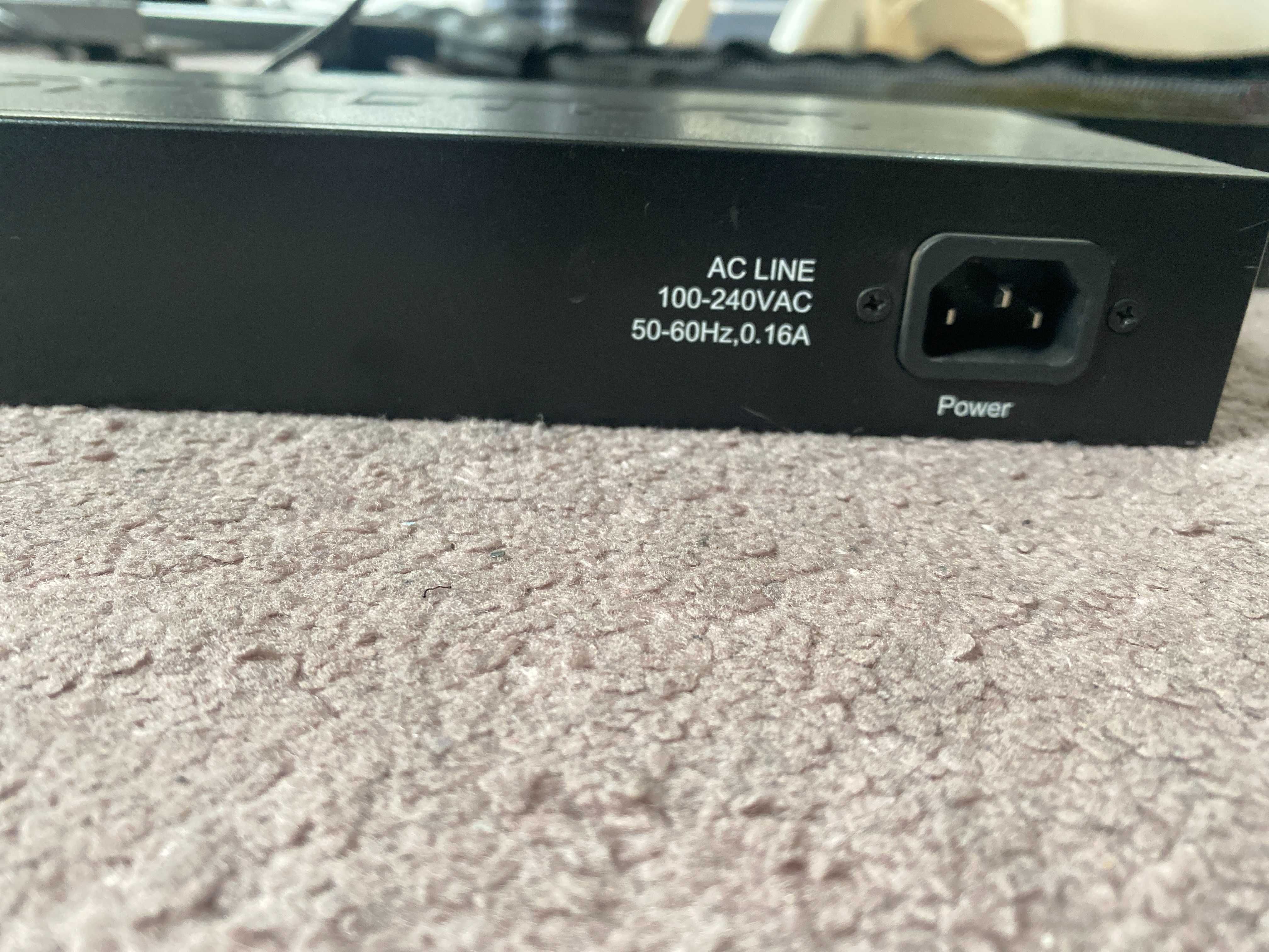 D-link 10/100 switch model: DES-1024D