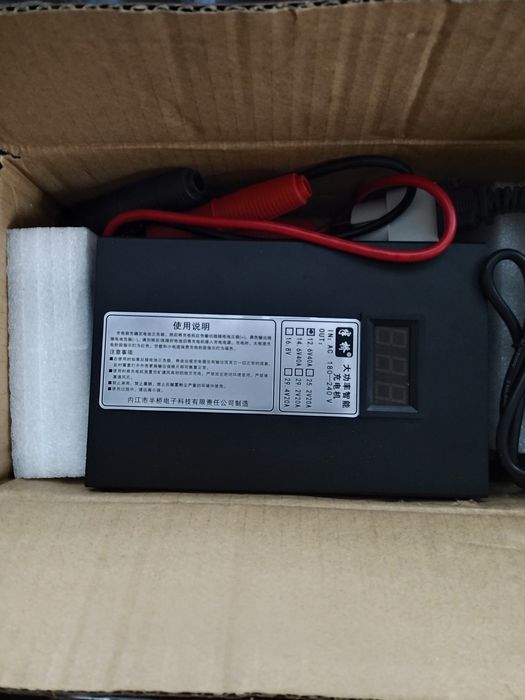 Зарядний пристрій для літій-іонних акумуляторів 12.6 v.40A