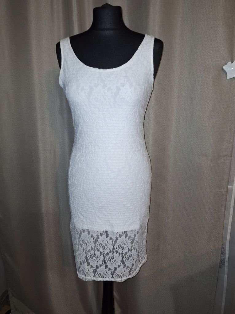 Biała koronkowa sukienka M 38 elegancka dopasowana midi