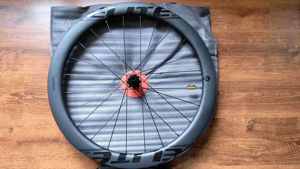 Nowe koła carbonowe ELITEWHEELS ENT 2.0