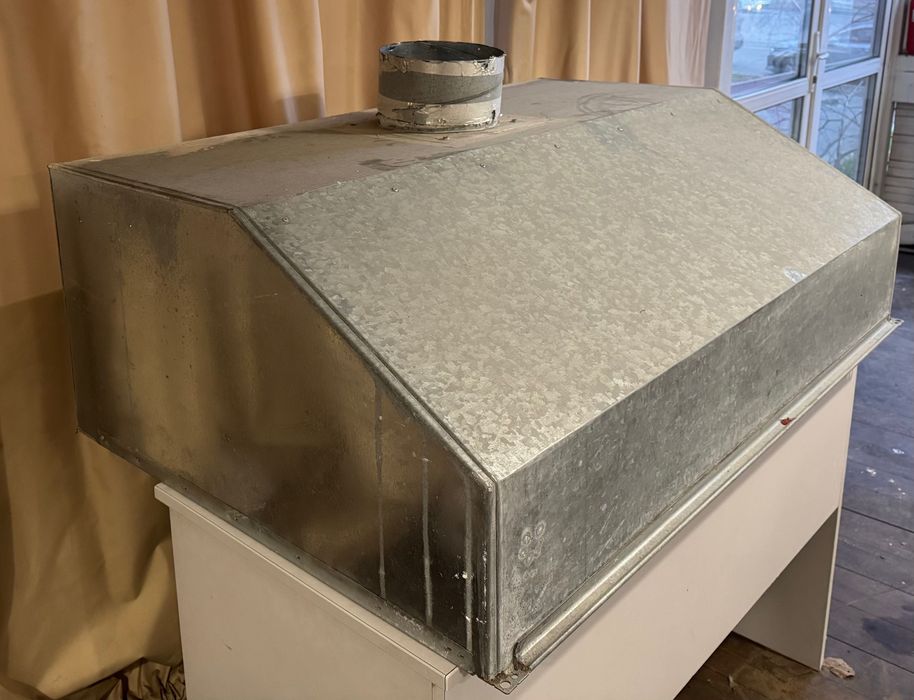 Зонт вытяжной оцинкованный