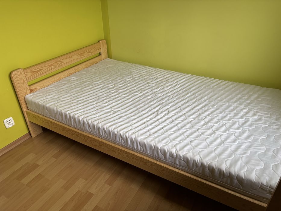 Łóżko drewniane 120x200cm lakierowane z materacem Jak nowe