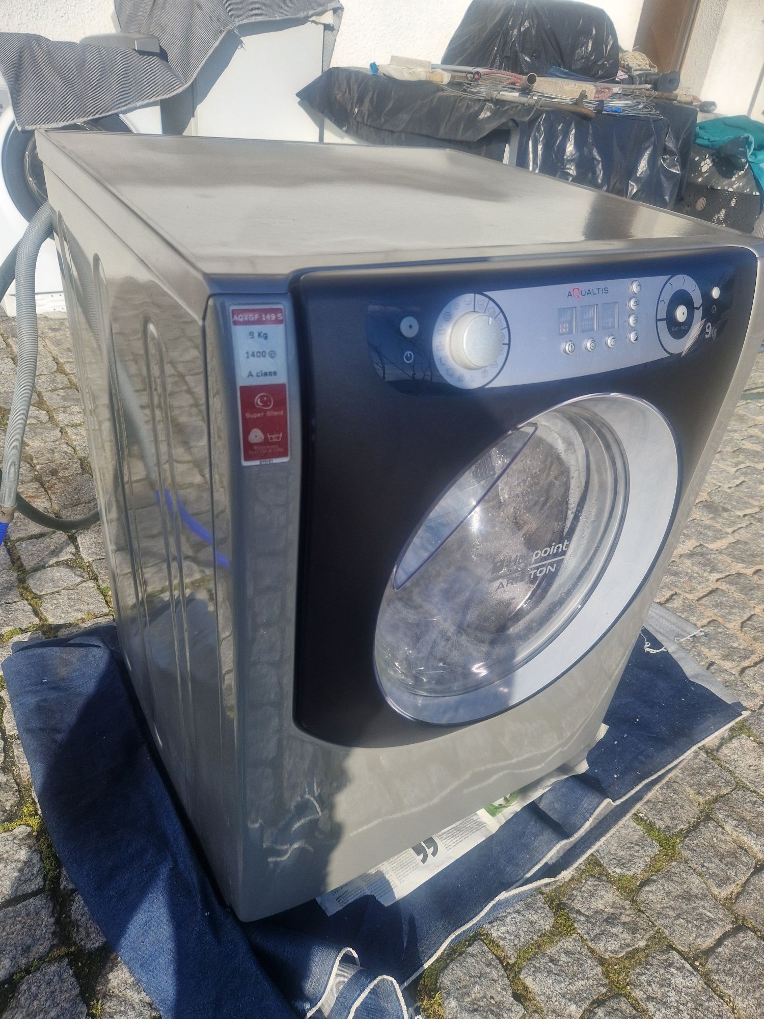 Máquina de lavar roupa Ariston 9kg