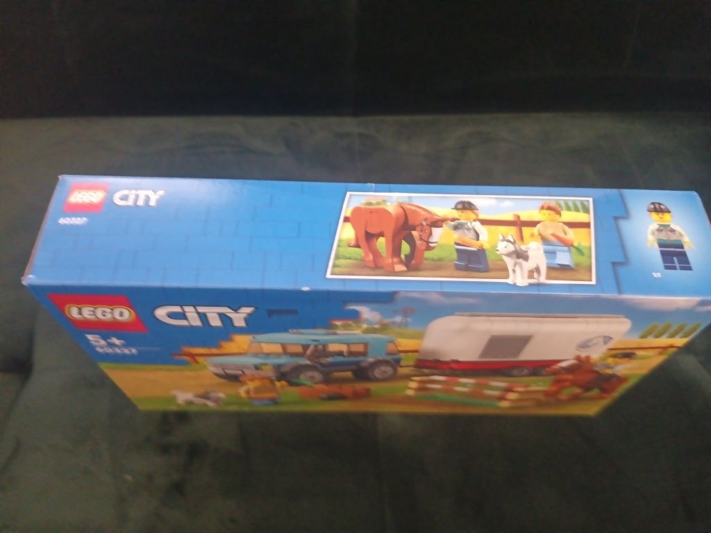 Lego City 60327 Przyczepa do przewozu koni