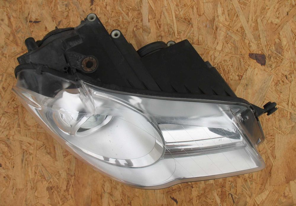 VW Touran I Lift 06-10r Lampa Prawa przód oryginał EU oem