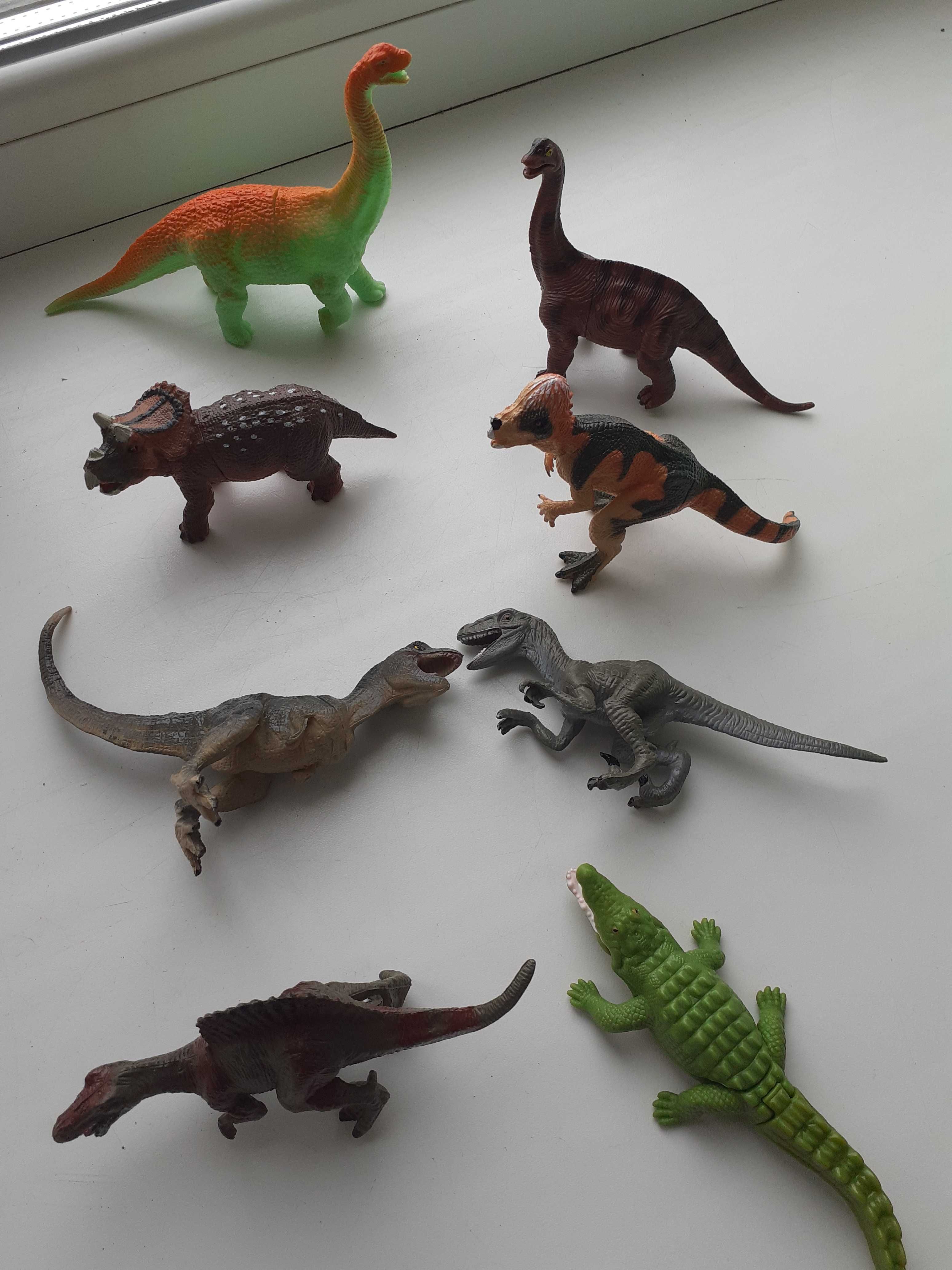 Фігури динозаврів