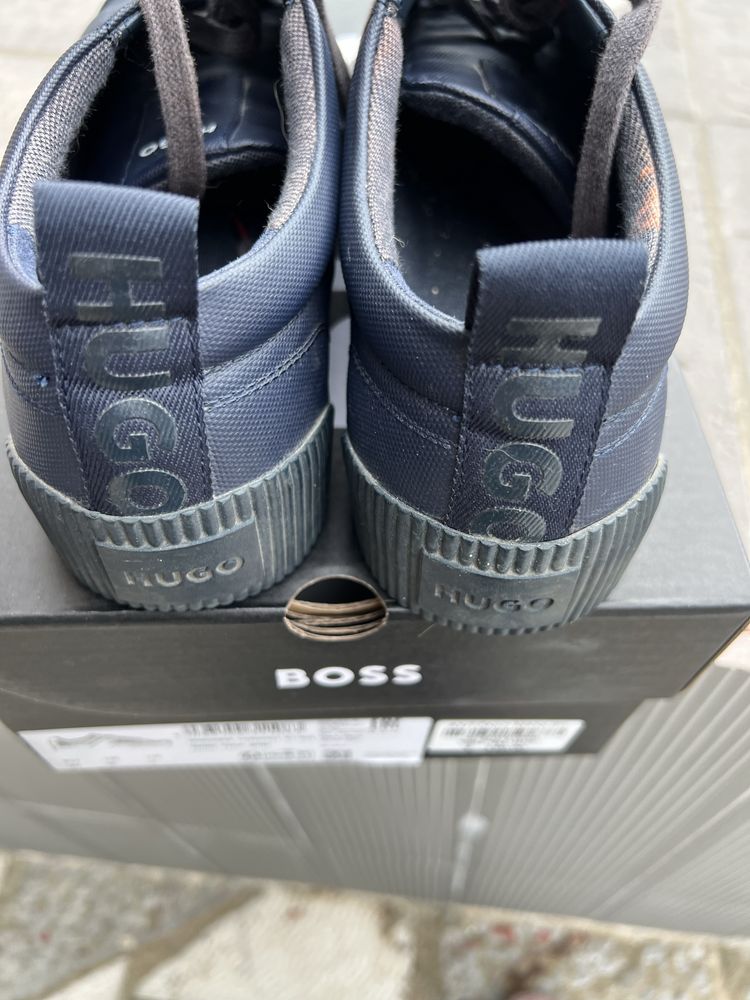 Ténis Boss. Originais. Com muito pouco uso.