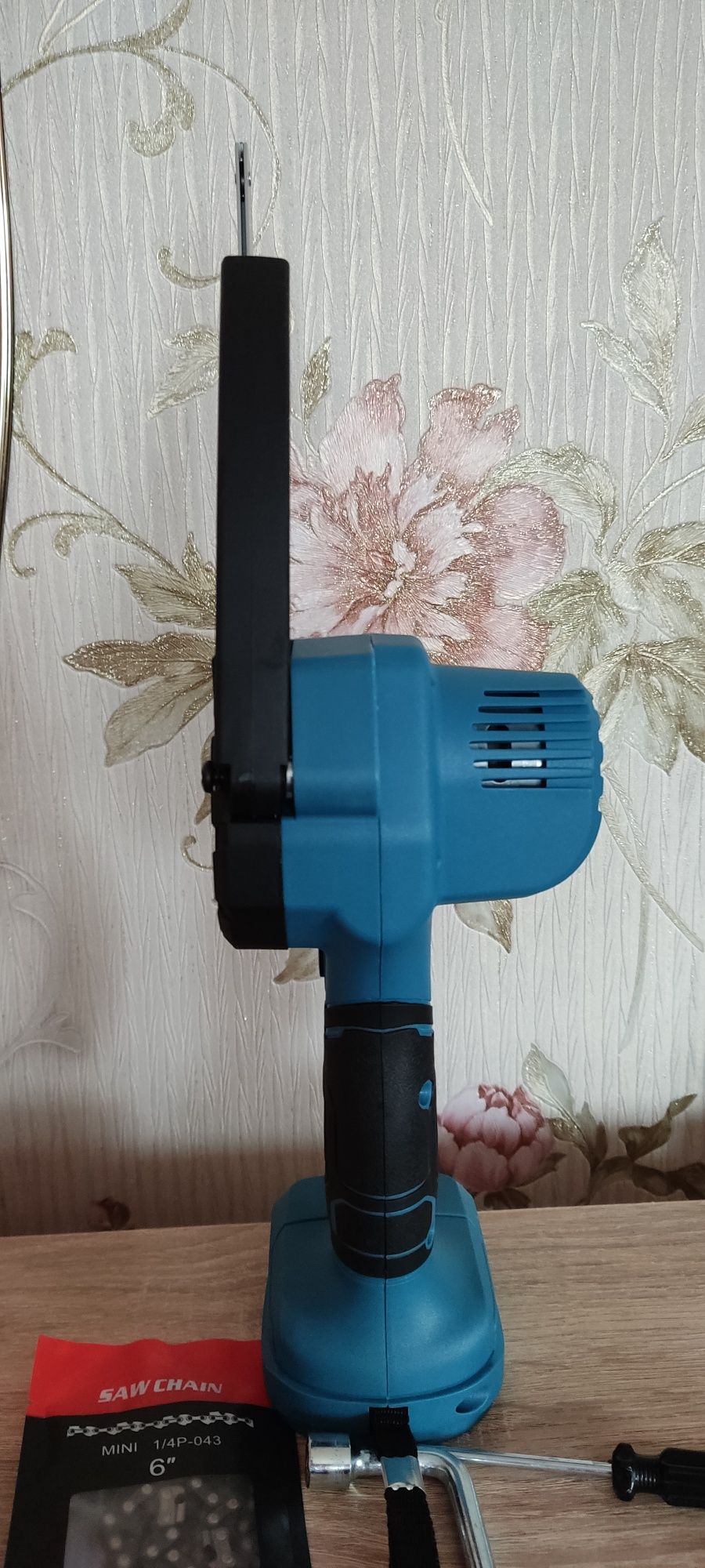 Ланцюгова 6" міні пилка для акумуляторів макіта (makita  BL18)