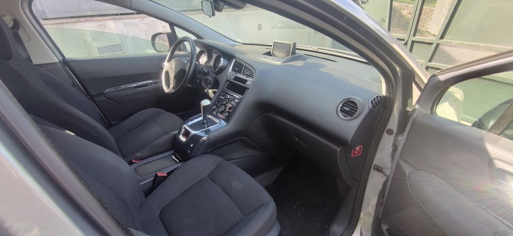 Peugeot 5008 1.6 BlueHdi Automática 7 Lugares