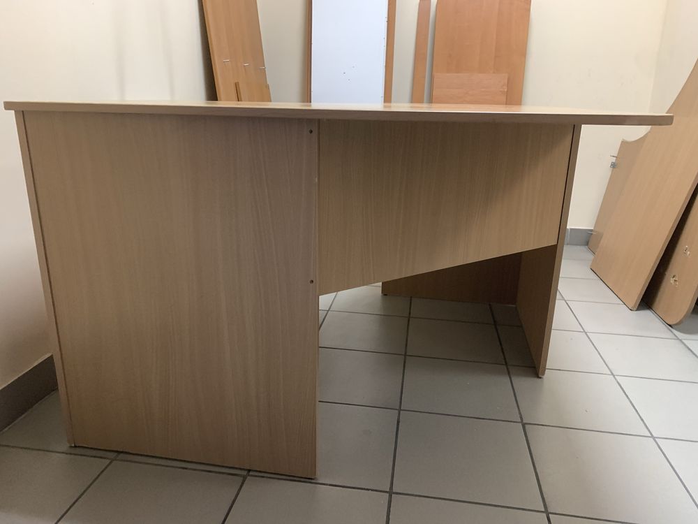 Стол офисный угловой