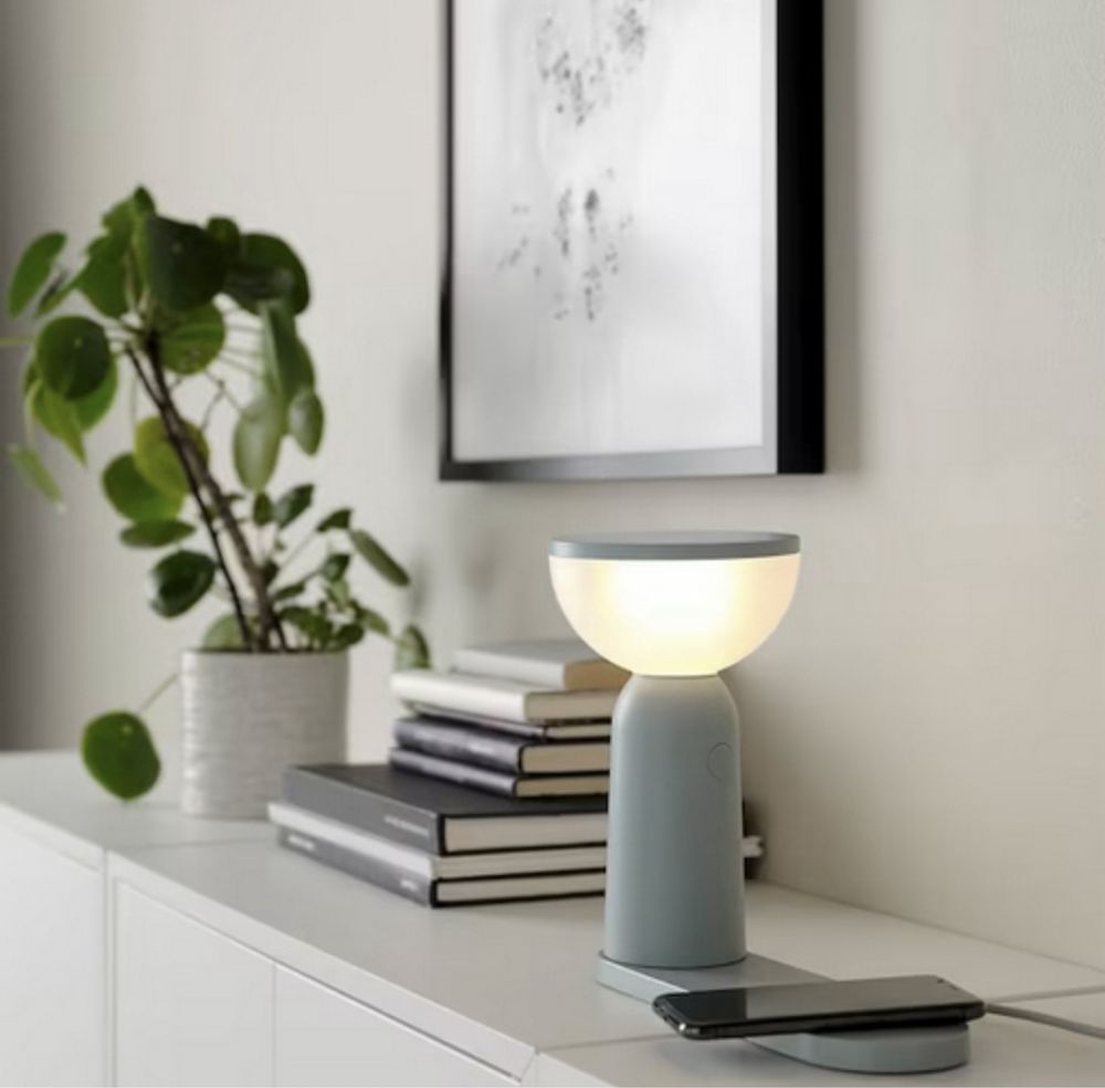 Przenośna lampka ładowarka indukcyjna Bettorp IKEA