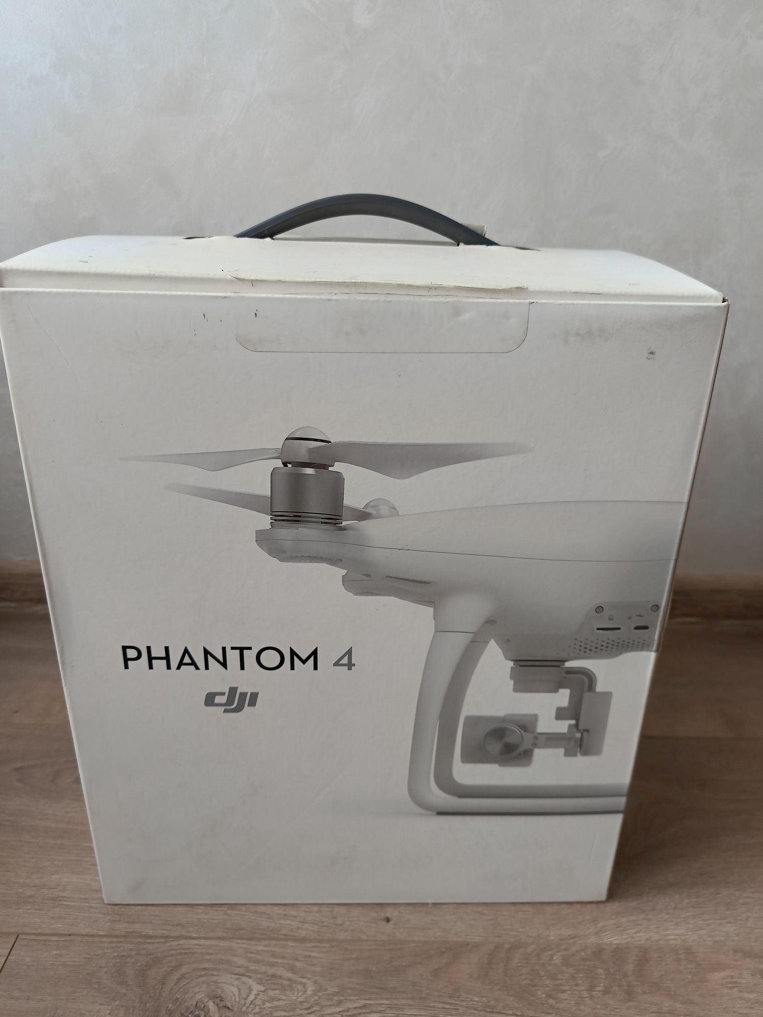 Квадракоптер DJI PHANTOM 4