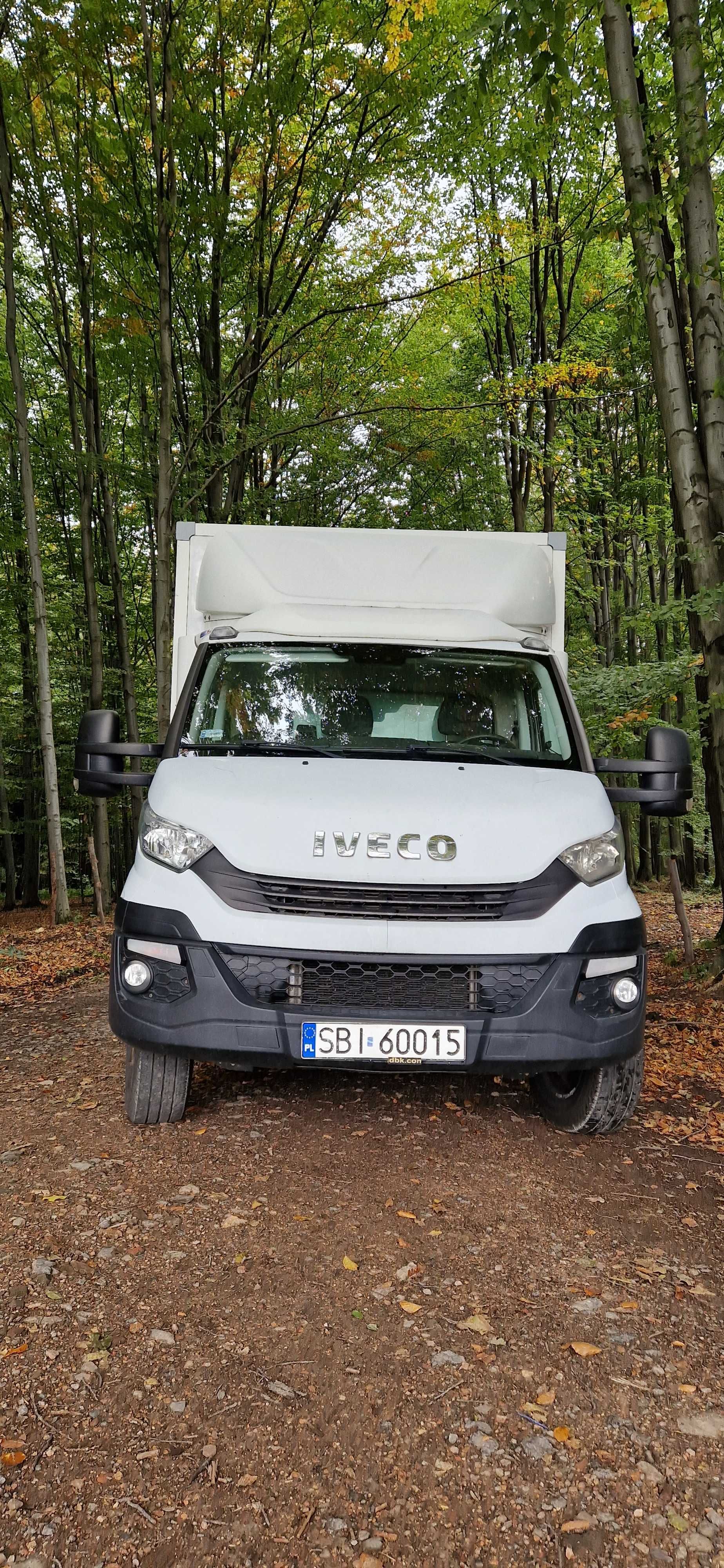 Iveco Daily Furgon 35-150 z windą.