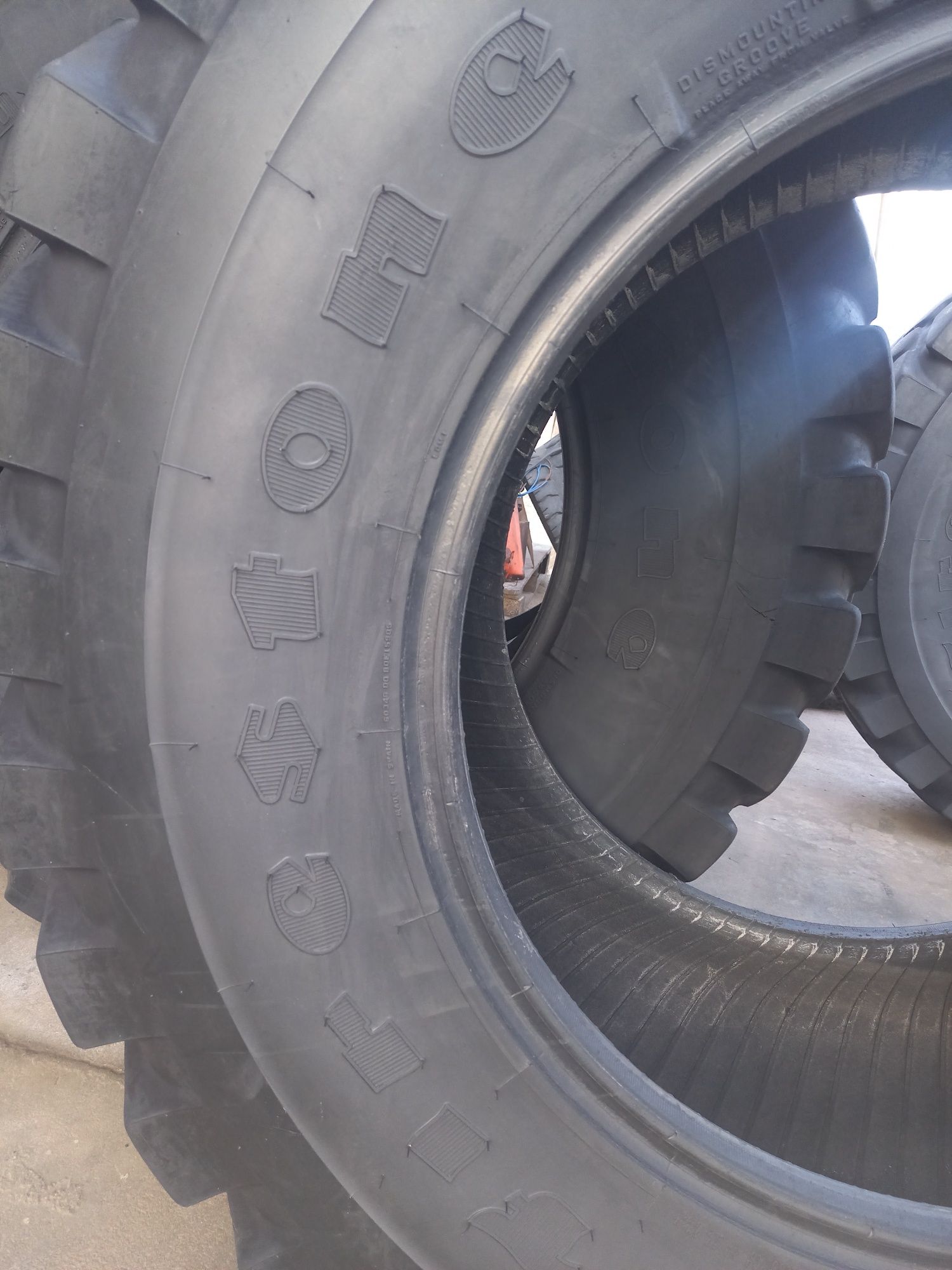 Opony Firestone 440 / 80 r 28 16.9 r 28