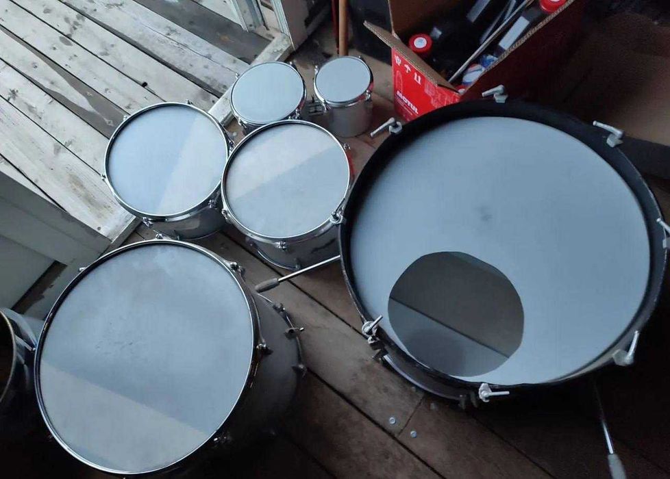 Perkusja, Amati Amati + statywy