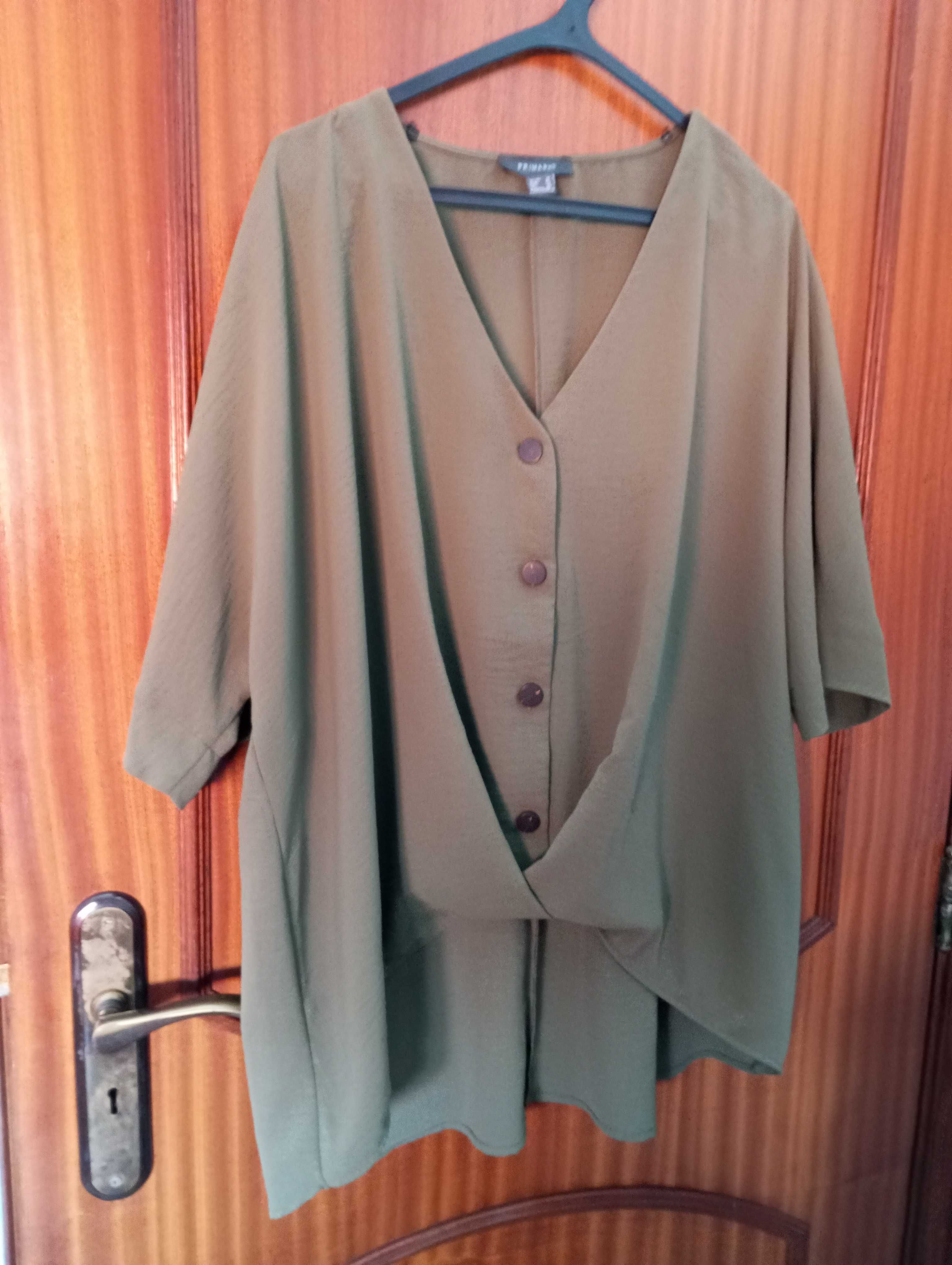 Blusa verde azeitona, tamanho 46