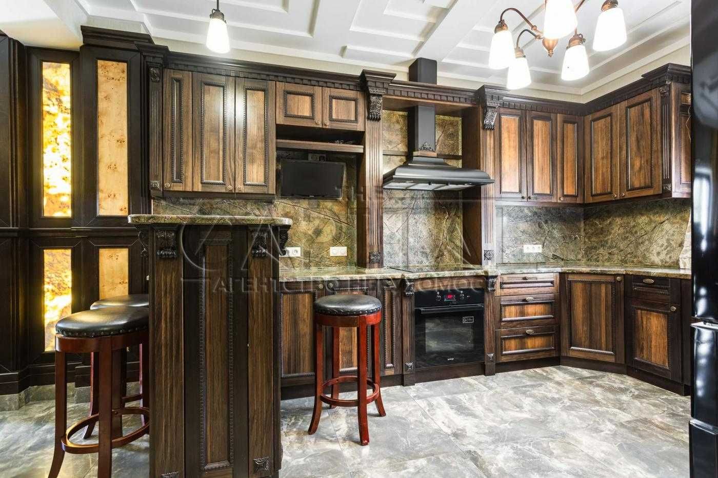 Продаж 2пов будинку, 413м2,с. Чайки, вул. Валерія Лобановського