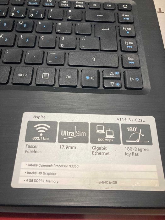PC Acer Aspire 1 em perfeito estado
