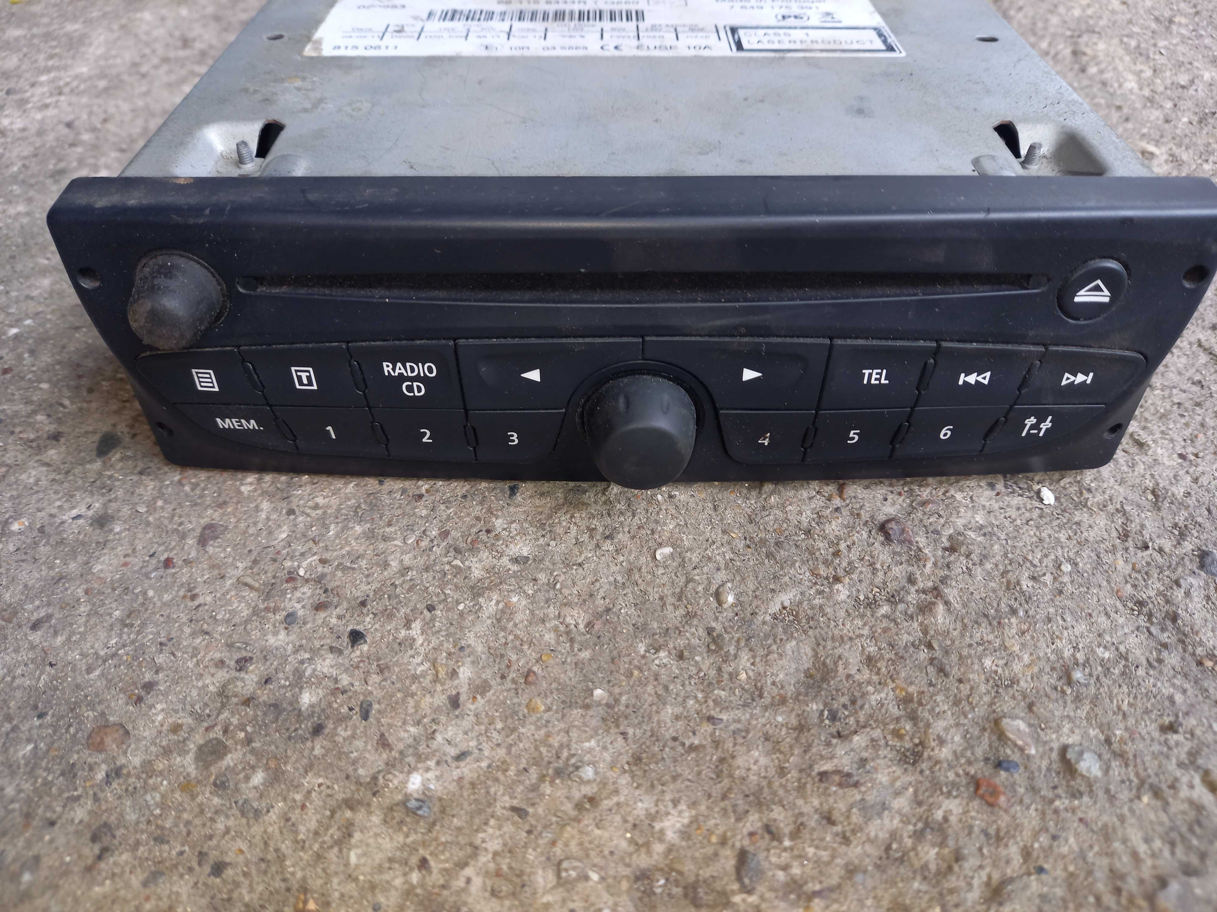 RENAULT TRAFIC II Radio radioodtwrzacz CD LIFT