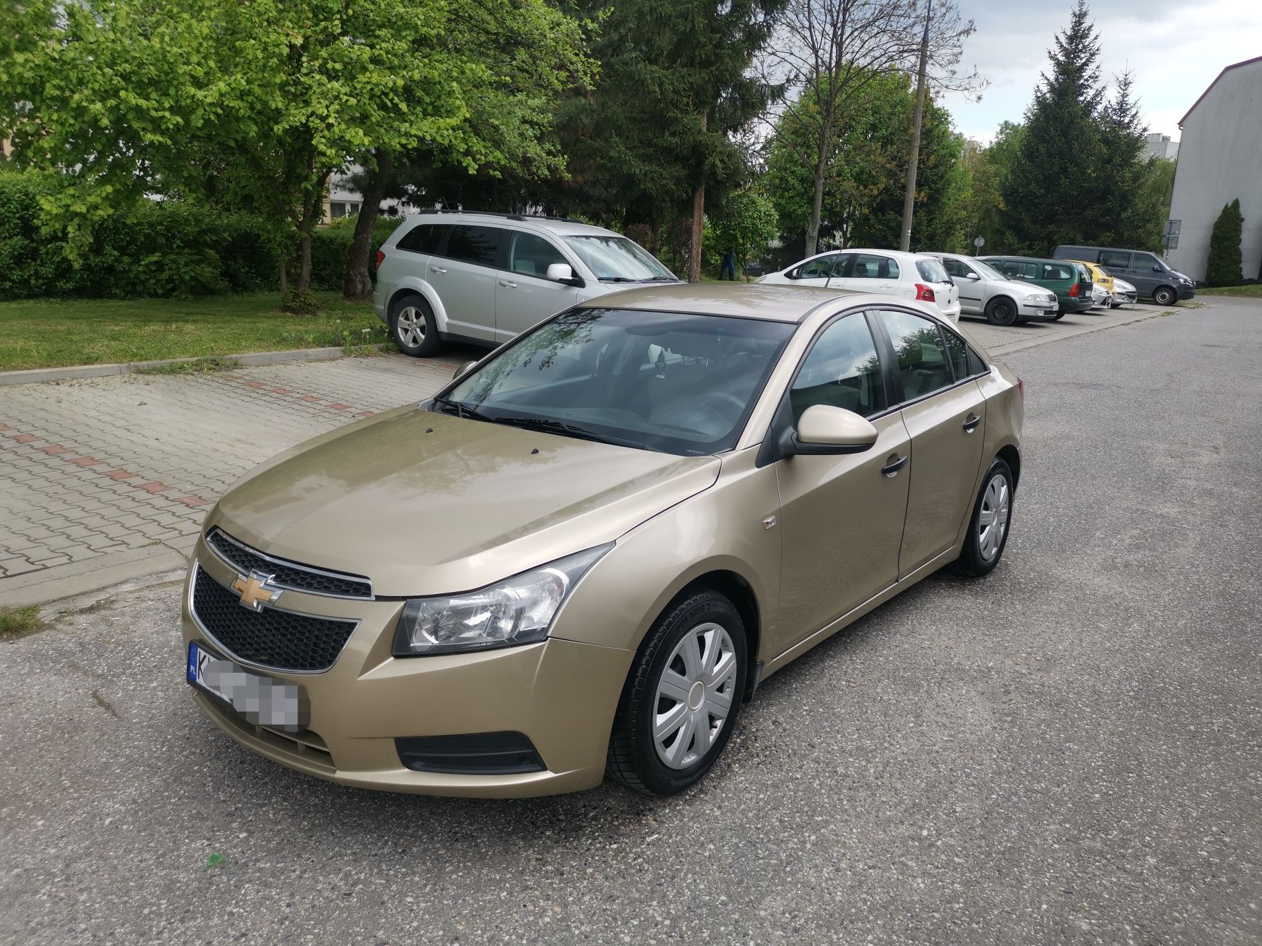 Chevroleta Cruze silnik 1.6 z gazem rok 2009 bez rdzy. Niski przebieg.