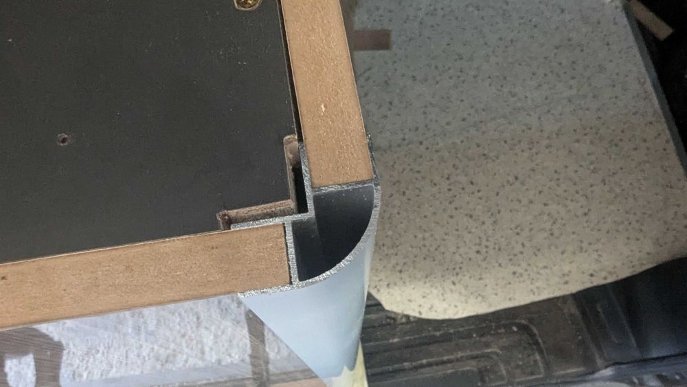 Profil narożny zewnętrzny meblowy ALU 15mm 8 mm i 15x15mm kamper