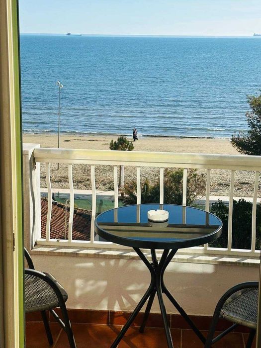 Супер квартира  1+1 на первой линии прямой вид на море Дуррес Албания