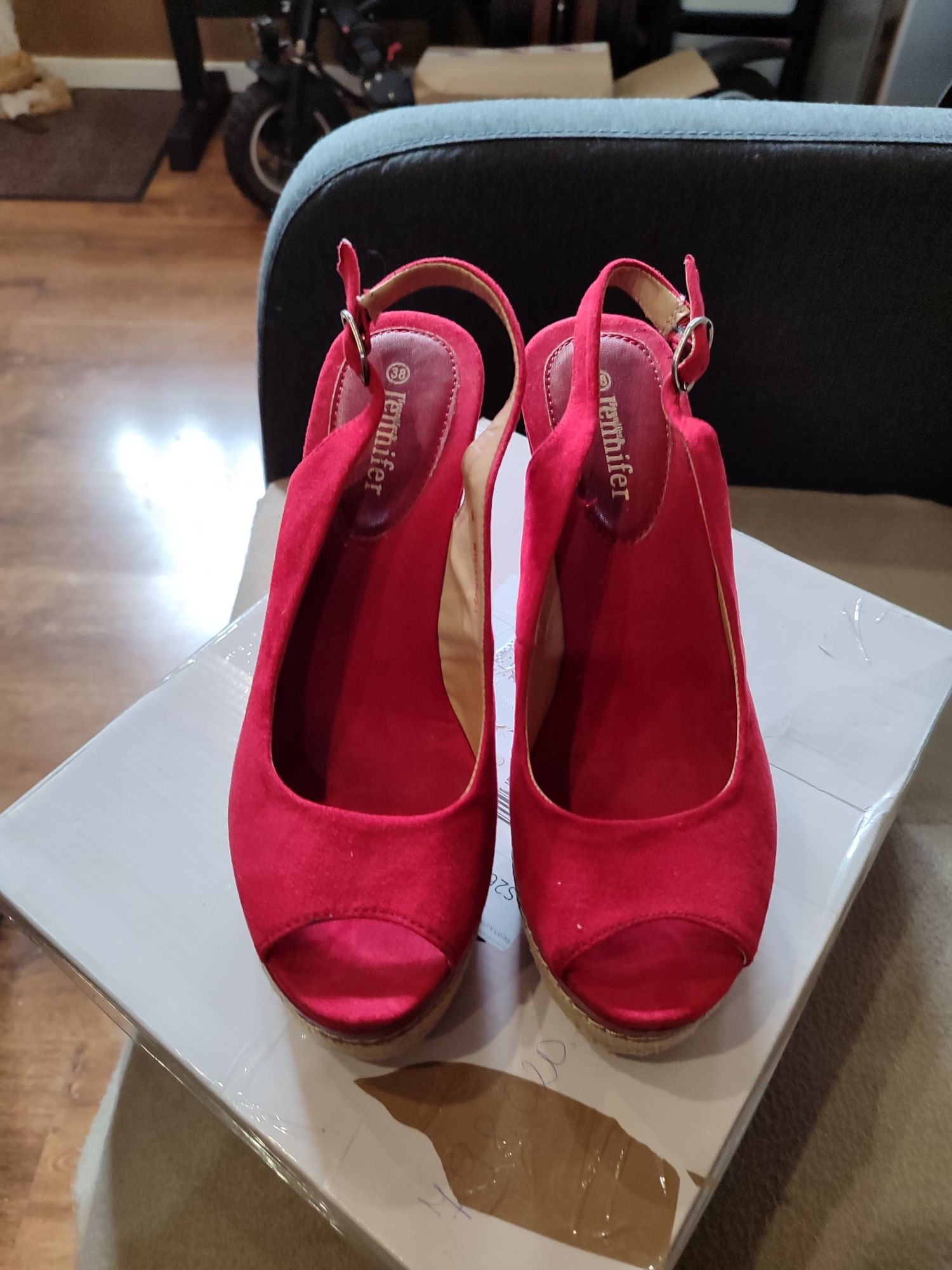 Sprzedam buty damskie rozmiar 38
