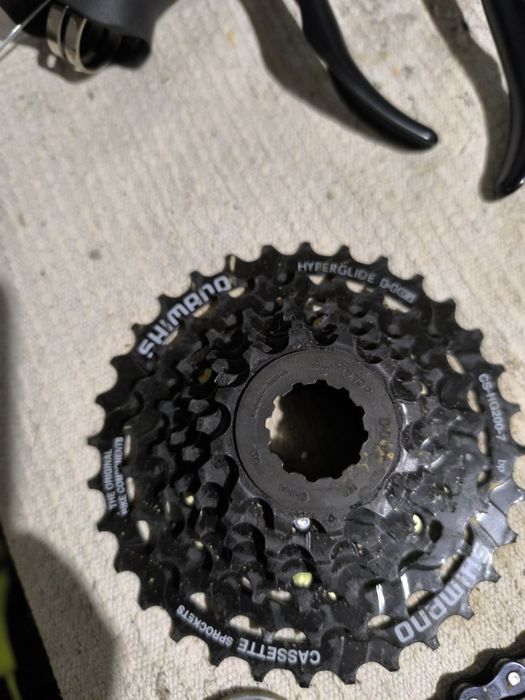 Manetes de estrada e grupo Shimano 2x7v