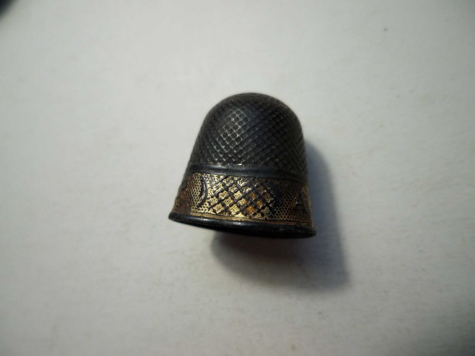 Dedal antigo com Patina