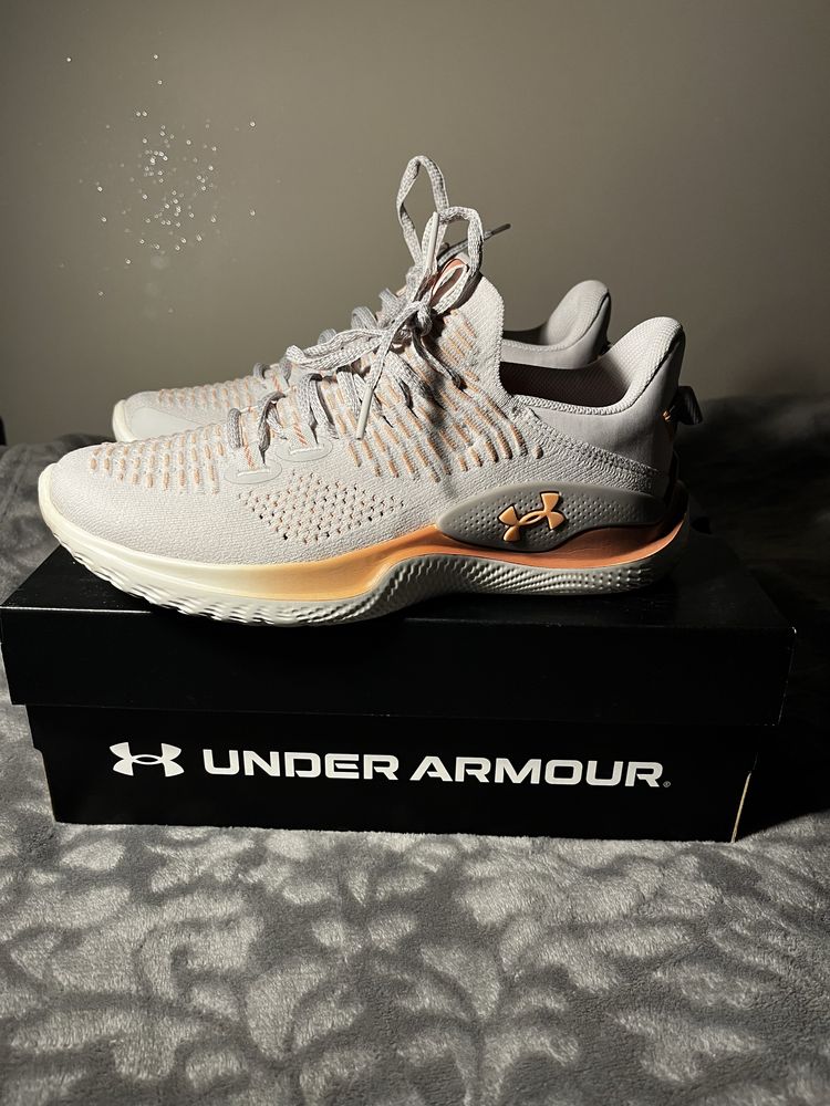 Buty treningowe Under Armour rozm. 40,5 W Flow Dynamic INT Egrit