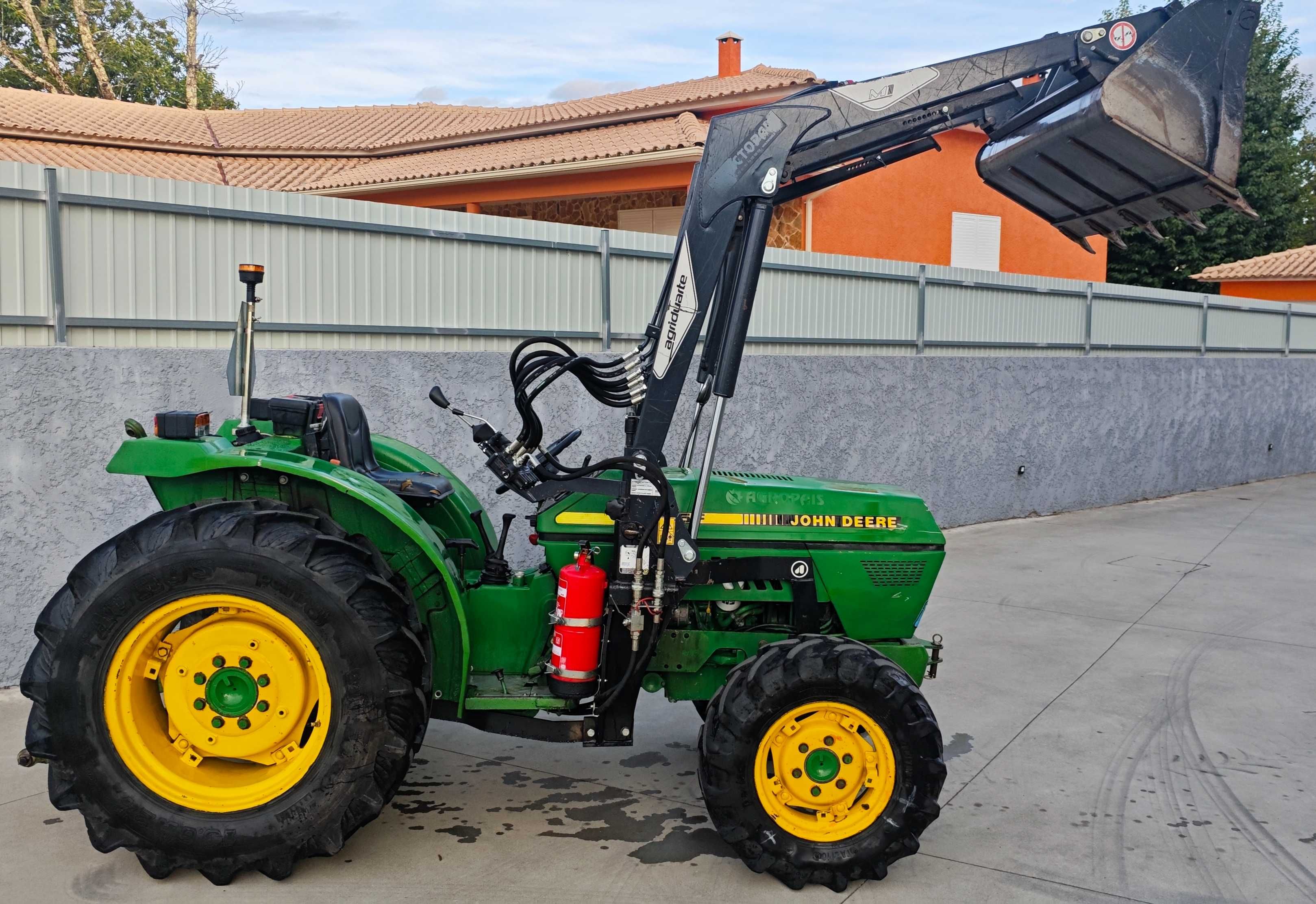Trator John Deere 1745F | Carregador Frontal
