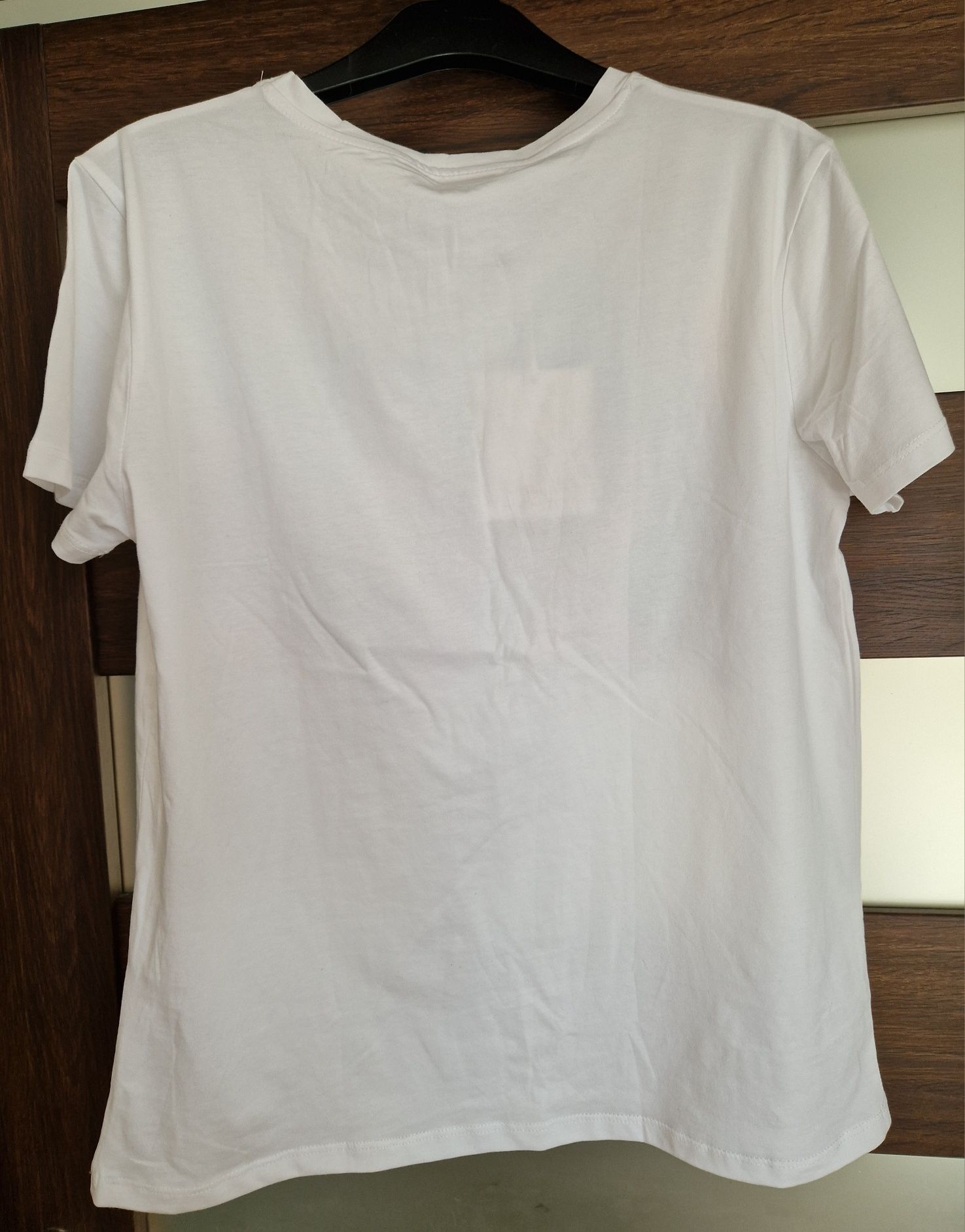 Sprzedam bluzkę damską T-shirt Nowy Uni