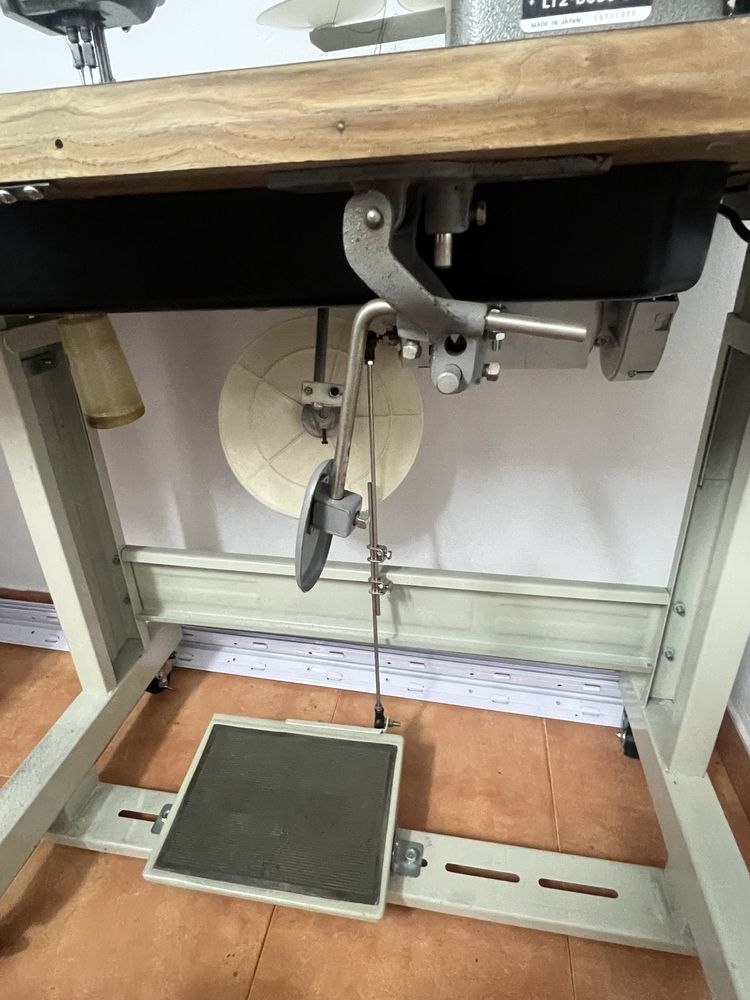Máquina agulha dupla colocar aros