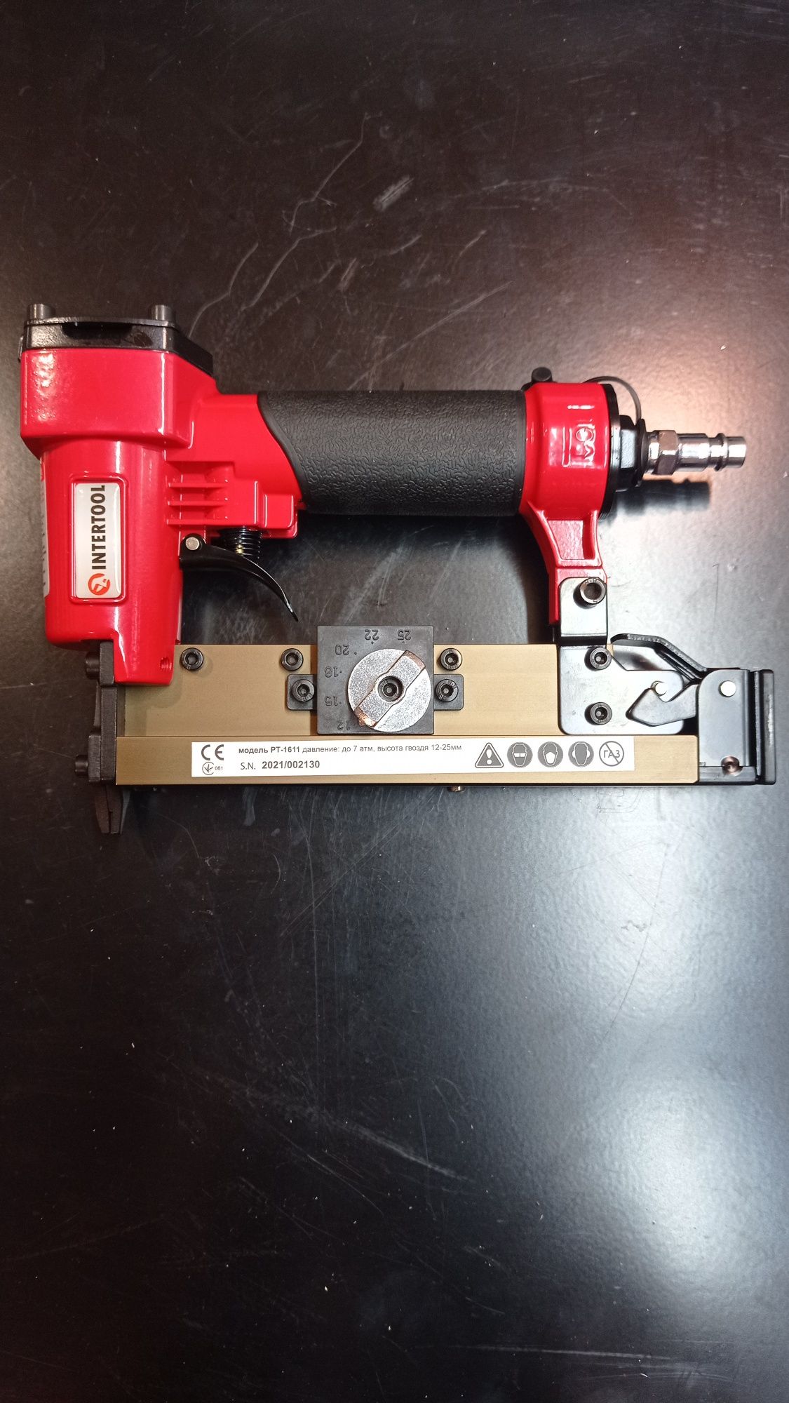 Степлер пневматичний для шпильки, цвяхів, скоби INTERTOOL PT-1611