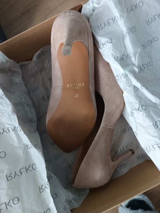 Czółenka beżowe zamsz 35 obcas 7 cm