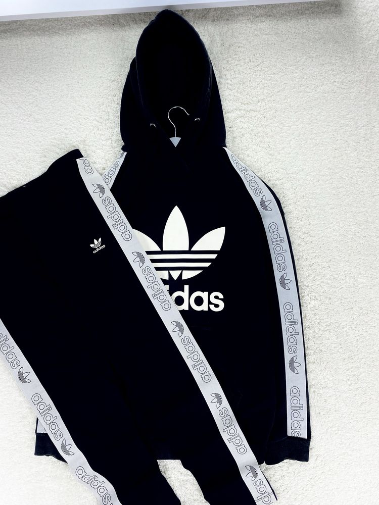 Спортивный костюм Adidas на лампасах big logo nsw swoosh tech fleece