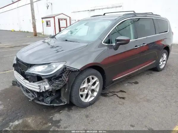Chrysler Pacifica Touring L, Skóra, 8 osobowa