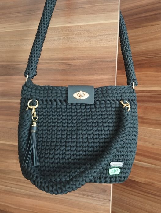 Torebka robiona na szydełku