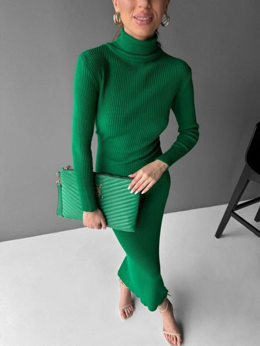 Плаття в рубчик