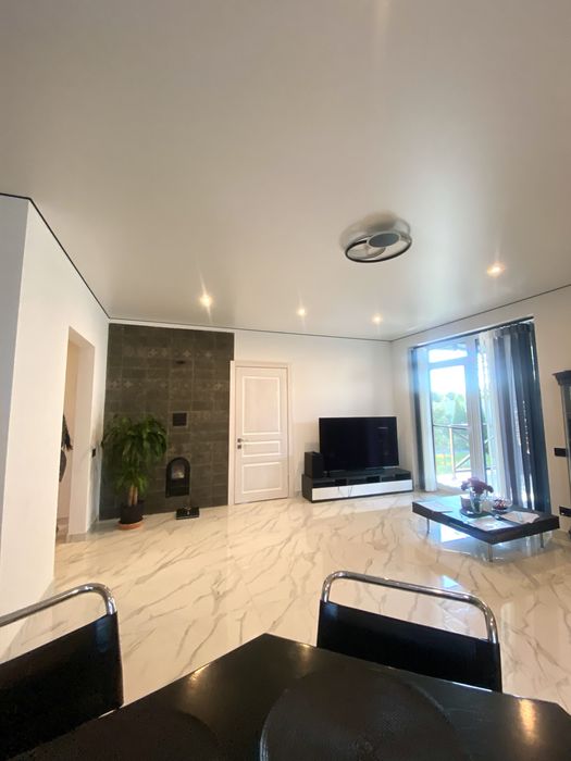 Продаж добротного будинку з ремонтом