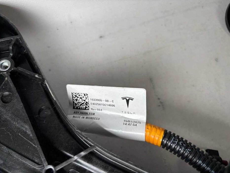 Телевізор комплектний Tesla Model Y Juniper 2025+, оригінал, новий