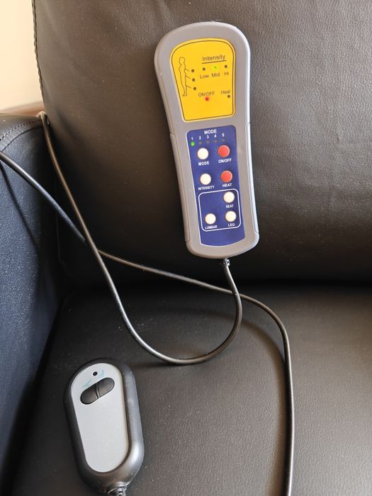 Fotel z masażem i funkcja podgrzewania