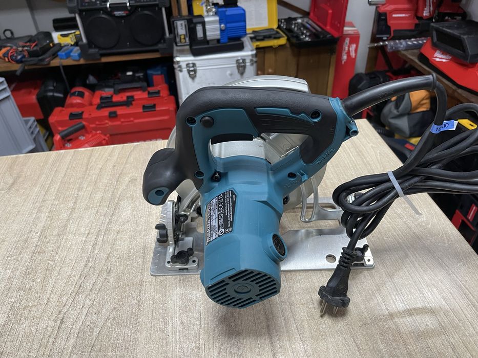 Makita HS7601 / дискова пила Макіта 1200W 190mm