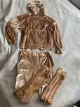 Dres welurowy zloty Magmac r. 36