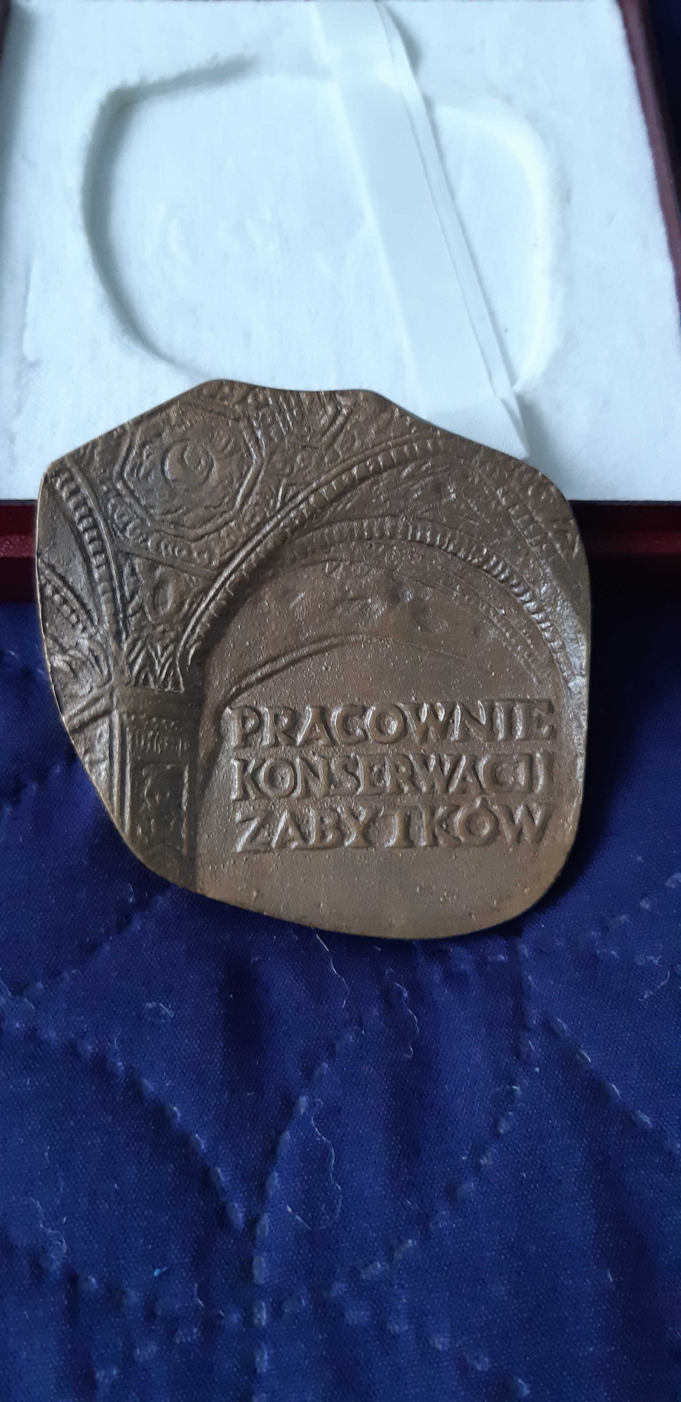medal Pracownie konserwacji zabytków + pudełko