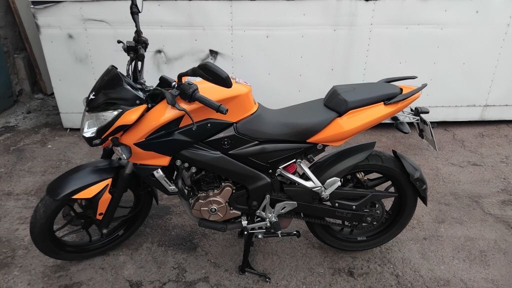 Bajaj Pulsar NS 200